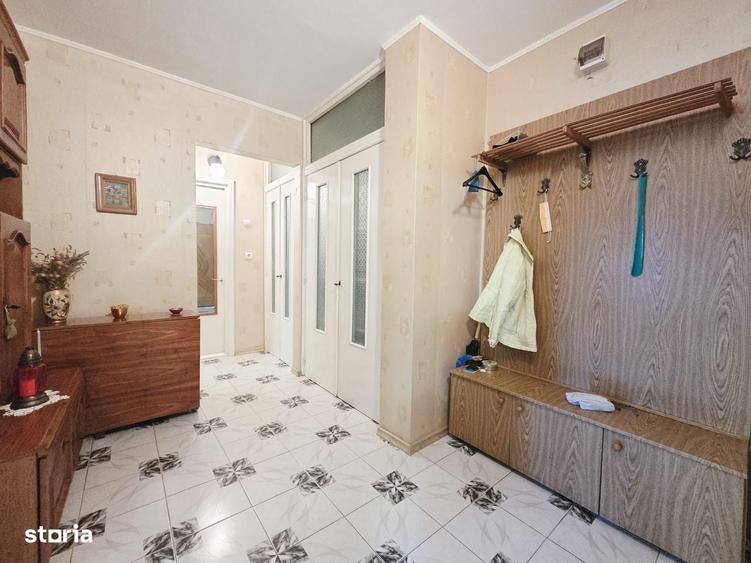 Garsonieră decomandată în Central