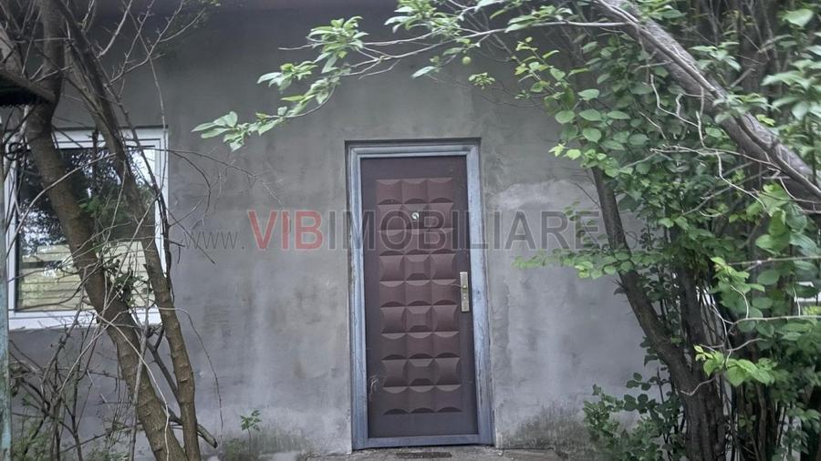 Teren extravilan de 8100 mp, în Est