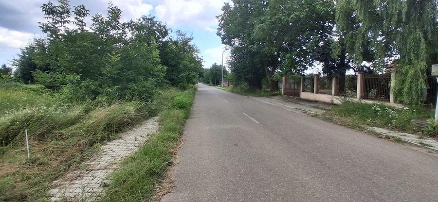 Teren de 836 mp, în Central