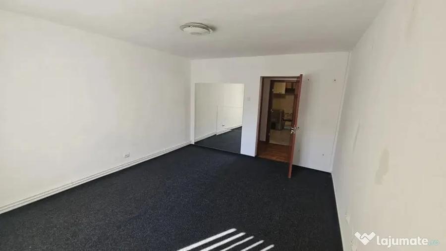 Spațiu comercial, de 84 mp, în Calea București