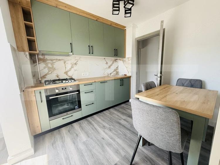 Apartament cu 2 camere decomandat în Tractorul