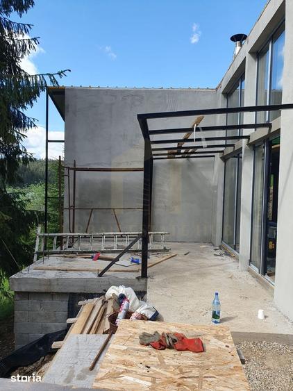 Casă cu 3 camere cu Teren 1100 Mp în Beliș