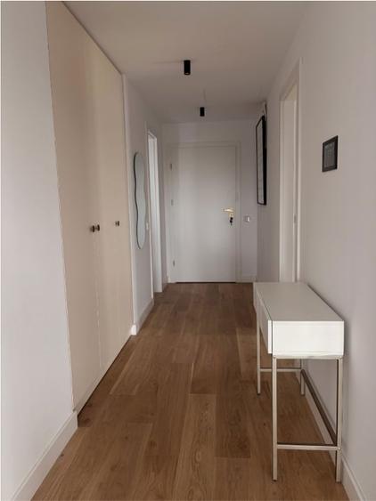 Apartament cu 3 camere semidecomandat, mobilat în Străulești
