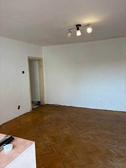 Apartament cu 2 camere semidecomandat în Șagului