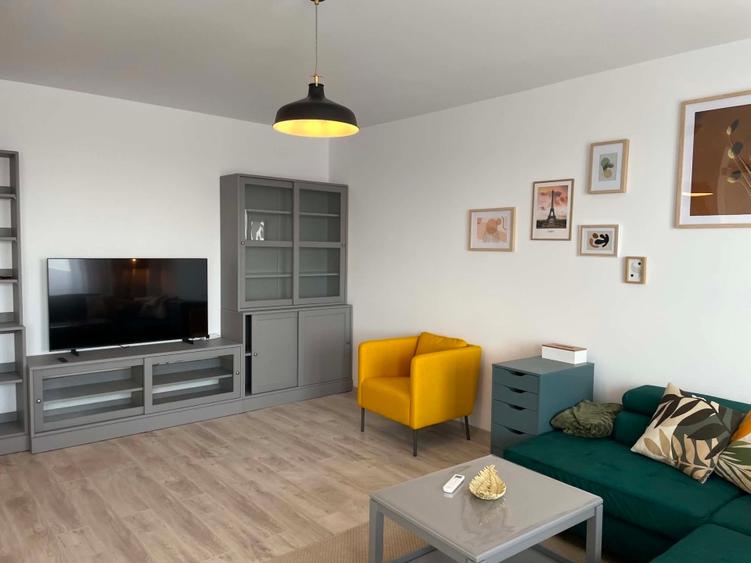 Apartament cu 2 camere decomandat, mobilat în Aradului