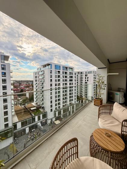 Apartament cu 4 camere semidecomandat în Cotroceni