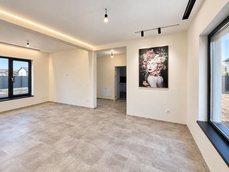 Casă cu 4 camere cu Teren 510 Mp în Dancu