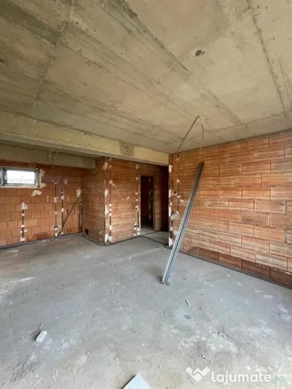 Apartament cu 2 camere semidecomandat în Independenței