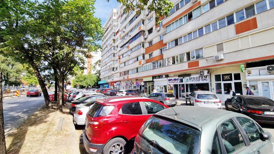 Apartament cu 3 camere decomandat, mobilat în Kiseleff