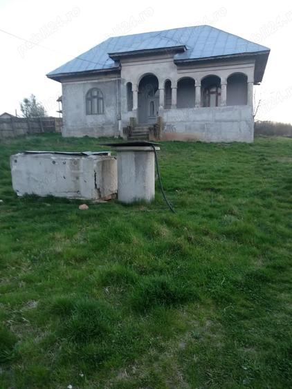 Casă cu 3 camere cu Teren 1106 Mp în Central