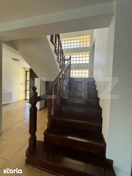 Casă cu 6 camere cu Teren 1654 Mp în Aninoasa