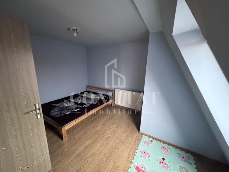 Apartament cu 3 camere semidecomandat, mobilat în Central
