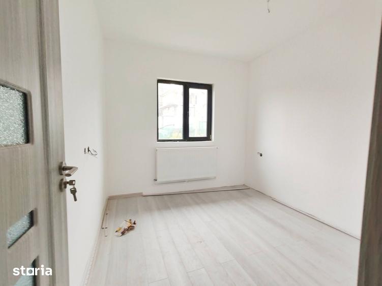 Casă cu 6 camere cu Teren 527 Mp în Lumina