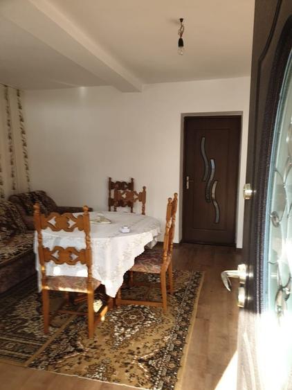 Casă cu 4 camere decomandat în Central
