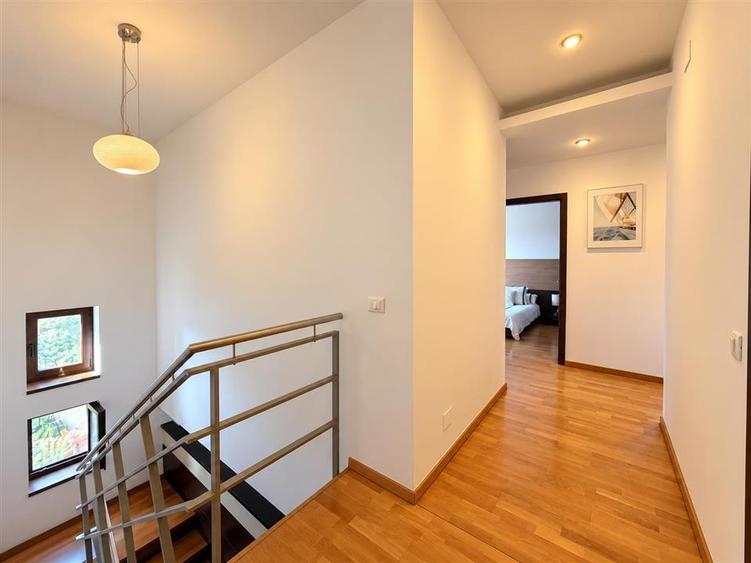 Apartament cu 5 camere decomandat, mobilat în Herăstrău