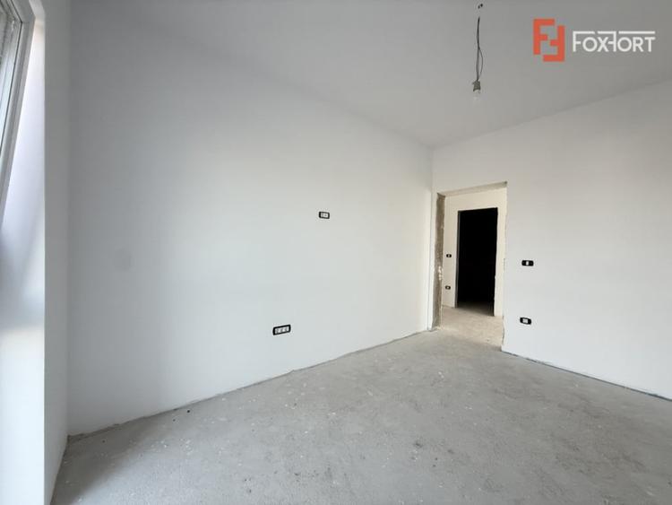 Apartament cu 4 camere în Torontalului
