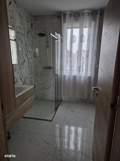 Apartament cu 4 camere în Cloșca