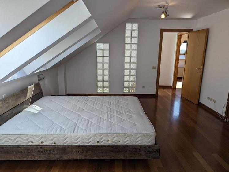 Penthouse cu 3 camere decomandat, mobilat în Domenii