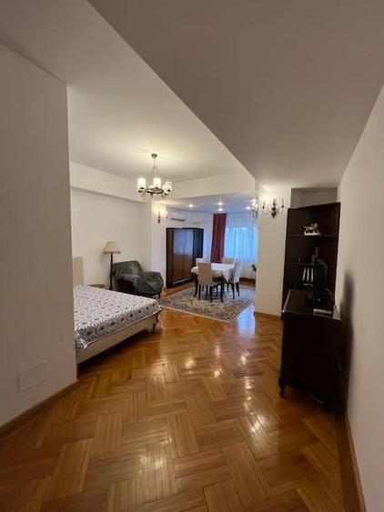 Garsonieră decomandată în Clucerului