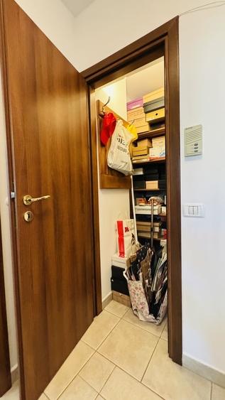 Apartament cu 3 camere semidecomandat în Obor