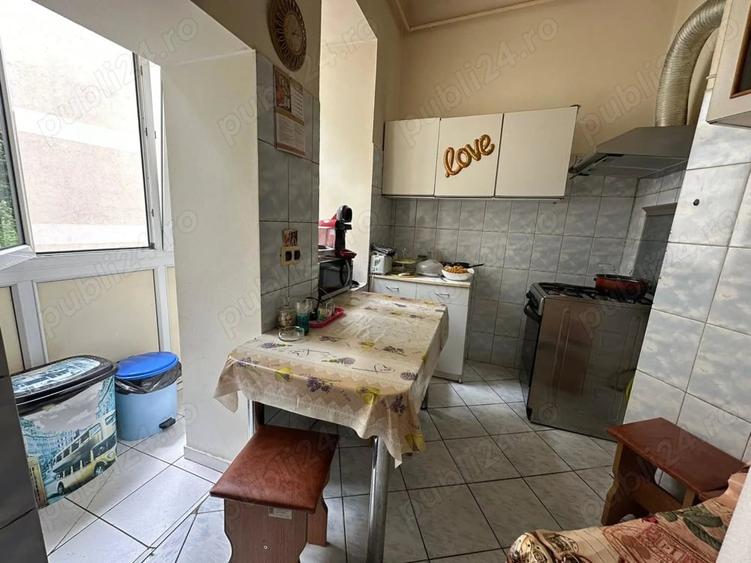 Apartament cu 4 camere decomandat, mobilat în Ultracentral