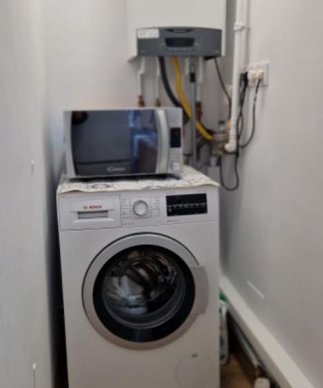 Apartament cu 3 camere semidecomandat în Central