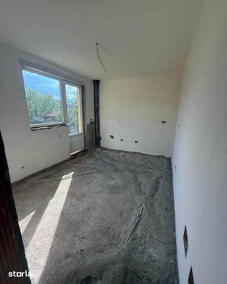 Casă cu 4 camere cu Teren 546 Mp în Groși