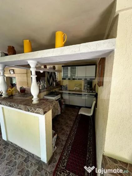 Casă cu 4 camere cu Teren 2400 Mp în Central