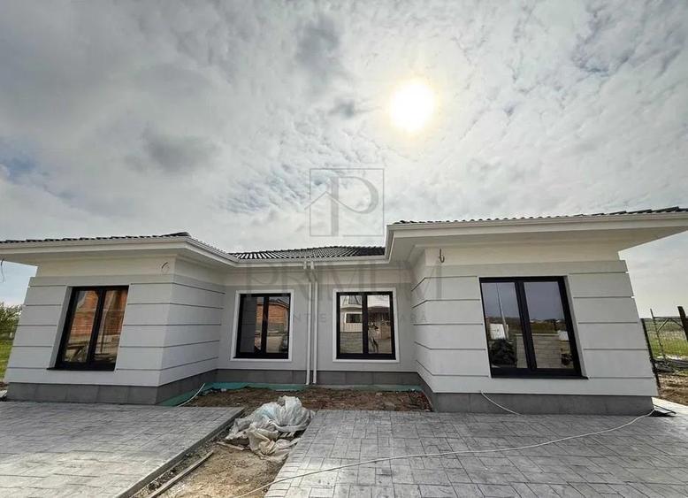 Duplex cu 3 camere cu Canalizare în Moșnița Nouă