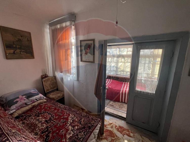 Casă cu 4 camere cu Teren 1000 Mp în Mihălceni