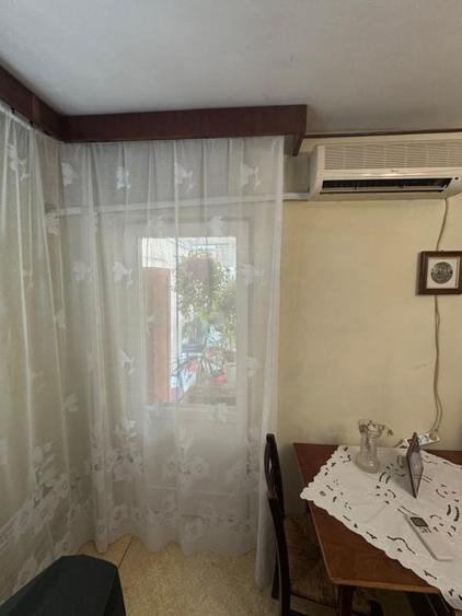 Apartament cu 3 camere decomandat, mobilat în Rovine