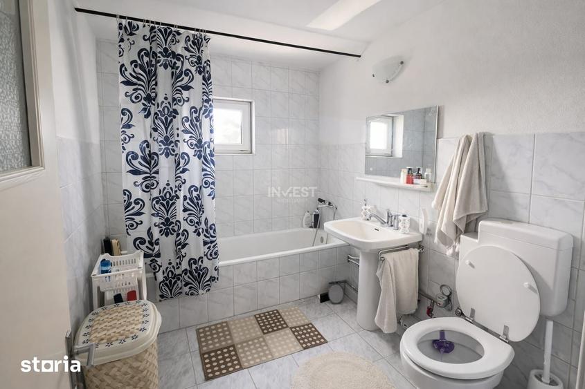 Apartament cu 3 camere decomandat în Nicolina