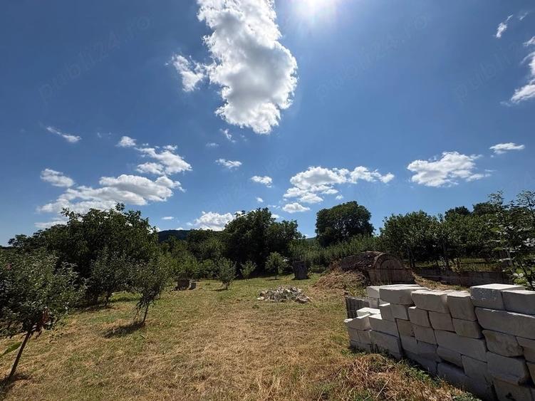 Teren de 1400 mp, în Răducăneni