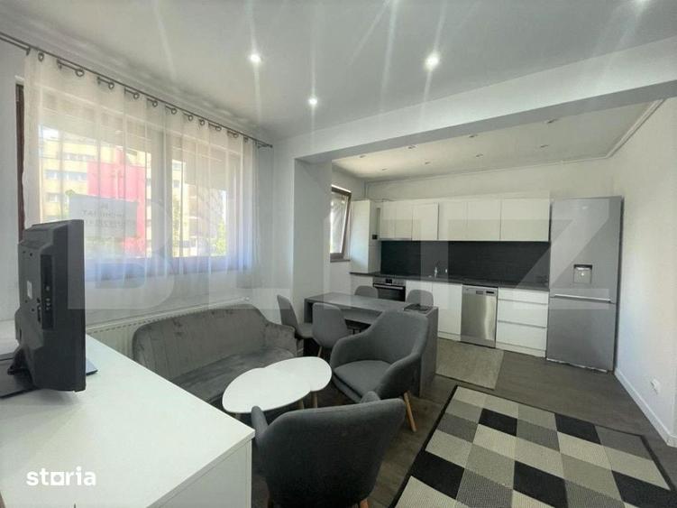 Apartament cu 3 camere semidecomandat în Andrei Mureșanu