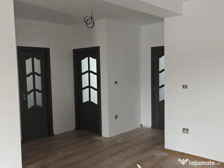 Casă cu 3 camere cu Teren 350 Mp în Cătămărești