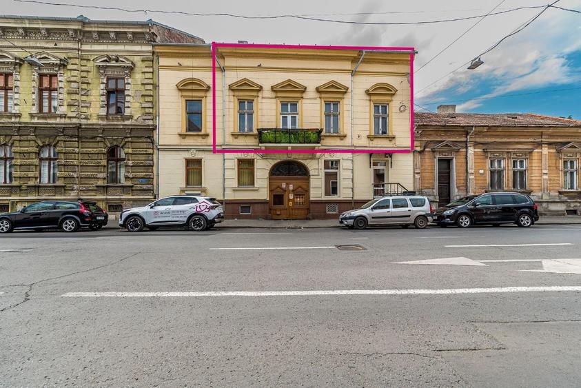 Apartament cu 3 camere semidecomandat în Ultracentral