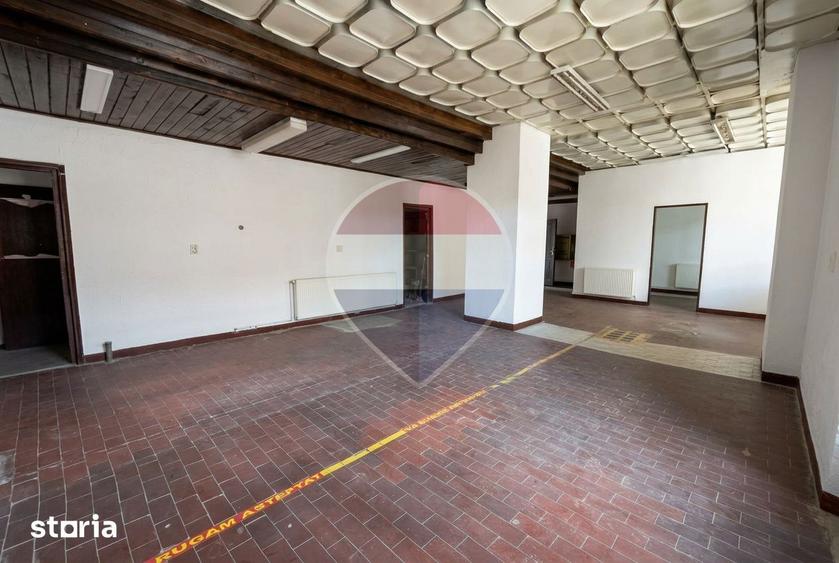 Spațiu comercial, de 100 mp, în Central