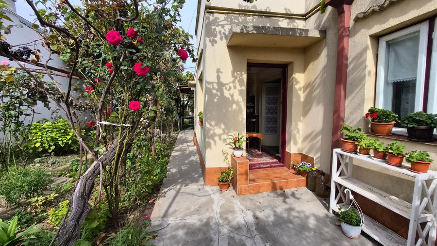 Casă individuală cu 3 camere cu Canalizare în Faleza Nord