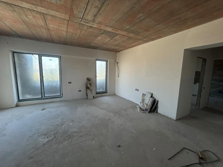 Apartament cu 2 camere în Splaiul Unirii