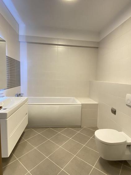 Apartament cu 4 camere în Aviatorilor