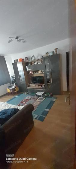 Apartament cu 2 camere semidecomandat în Turnișor