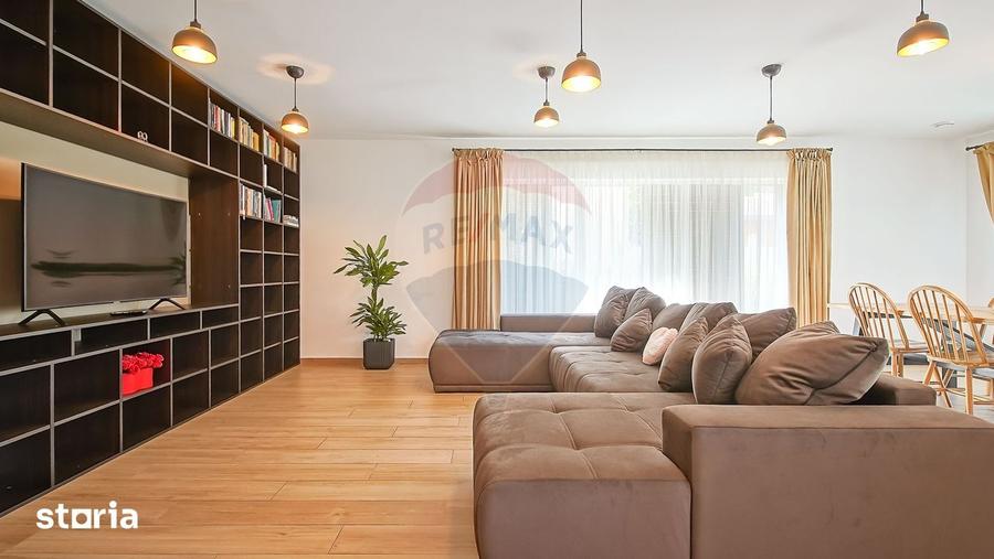 Casă cu 4 camere cu Teren 387 Mp în Stupini