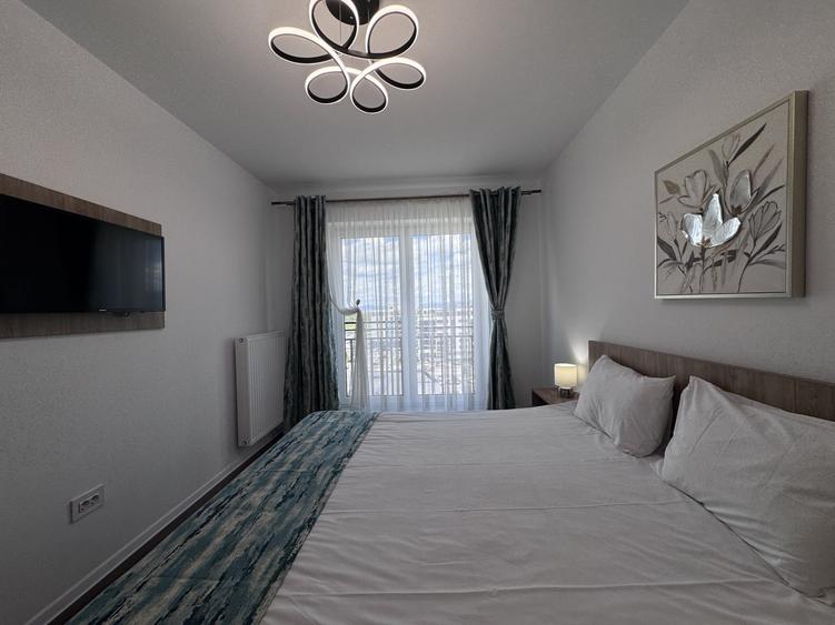 Apartament cu 2 camere decomandat, mobilat în Tractorul