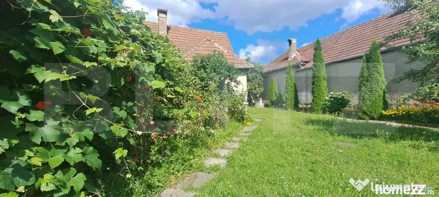 Casă cu 5 camere cu Teren 500 Mp în Berivoi