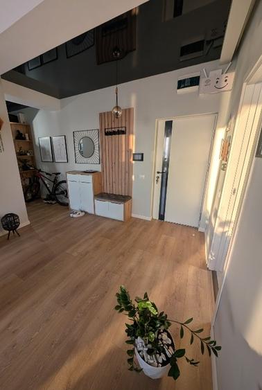 Apartament cu 3 camere semidecomandat, mobilat în Tomis Plus