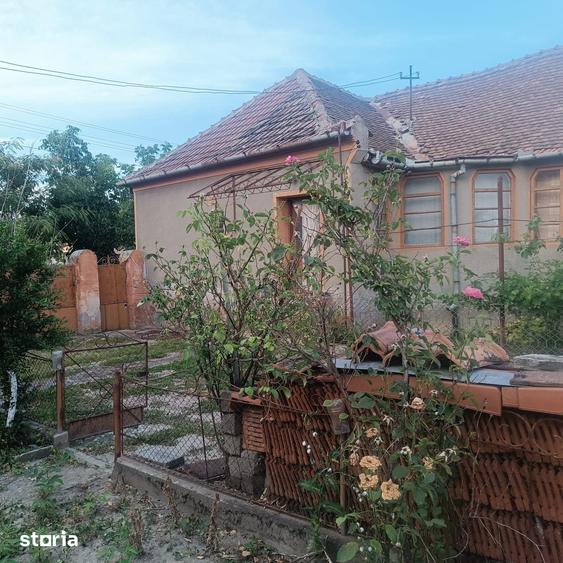 Casă cu 6 camere cu Teren 2254 Mp în Cebza