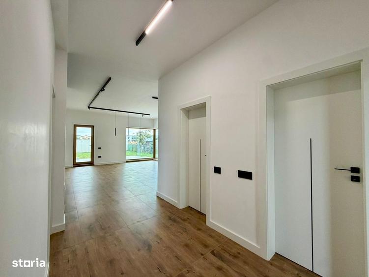 Casă cu 4 camere în Corbeanca
