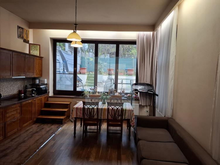 Apartament cu 4 camere decomandat, mobilat în Centrul Istoric