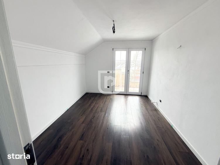 Casă cu 8 camere cu Teren 2650 Mp în Ițcani
