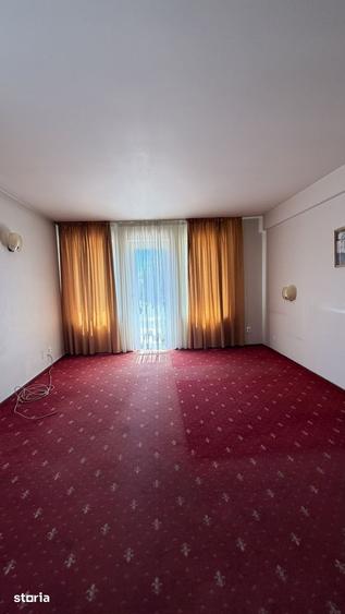 Spațiu comercial, de 990 mp, în Nord